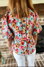 Load image into Gallery viewer, Floral Button Back Top
