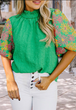 Load image into Gallery viewer, Green Floral Puff Short Sleeve Button Back Top
