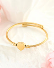 Load image into Gallery viewer, Gold Stainless Steel Braided Heart Bracelet
